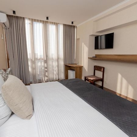 Shirak Hotel Erévan Extérieur photo