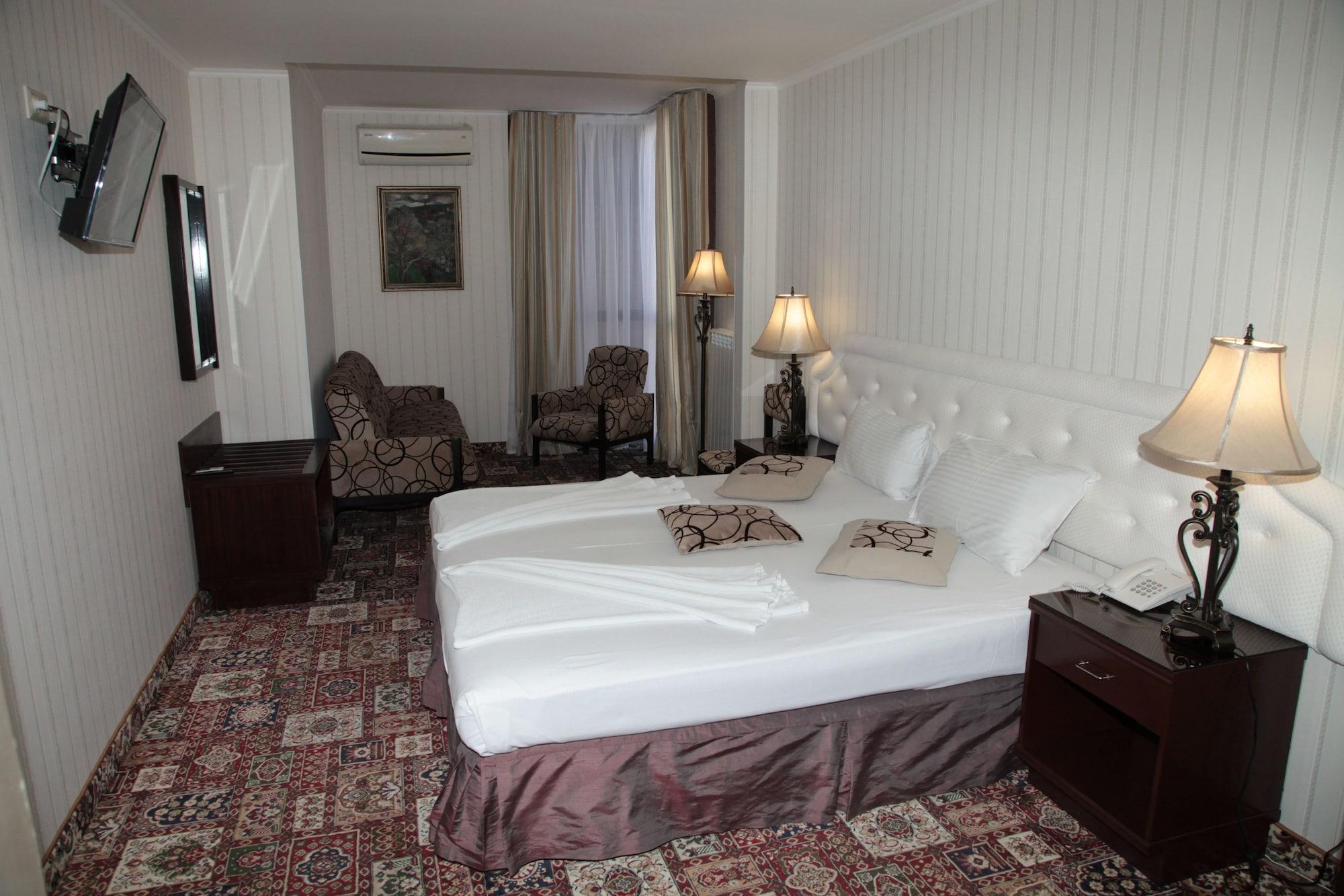 Shirak Hotel Erévan Extérieur photo