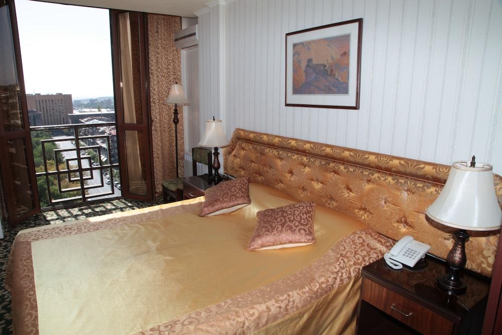 Shirak Hotel Erévan Extérieur photo