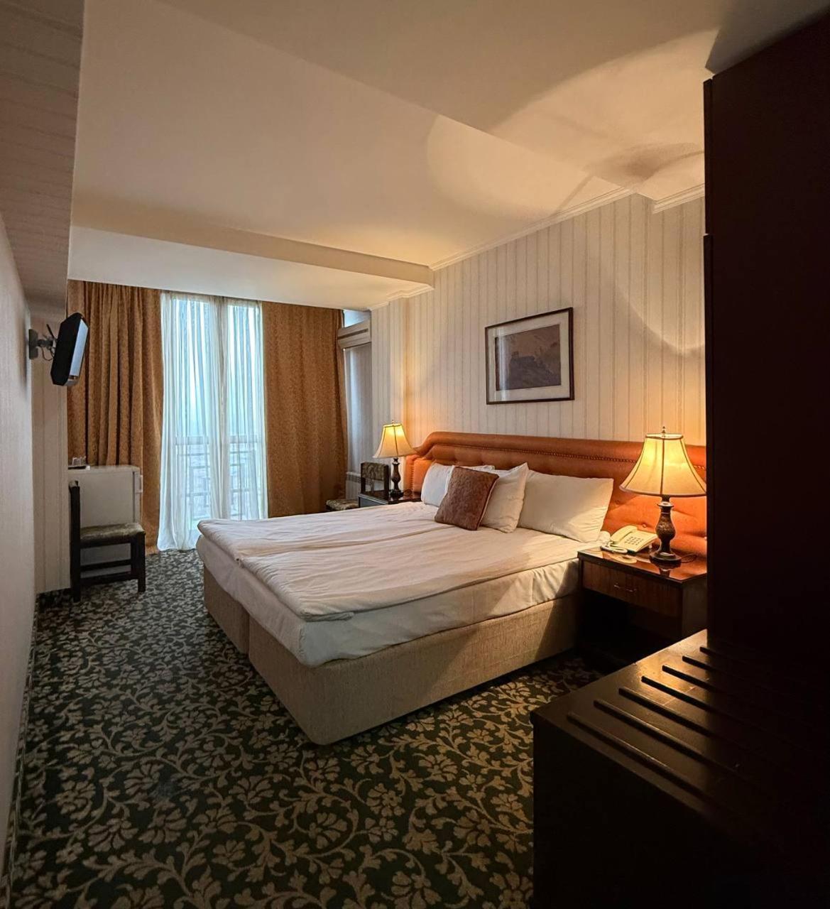 Shirak Hotel Erévan Extérieur photo