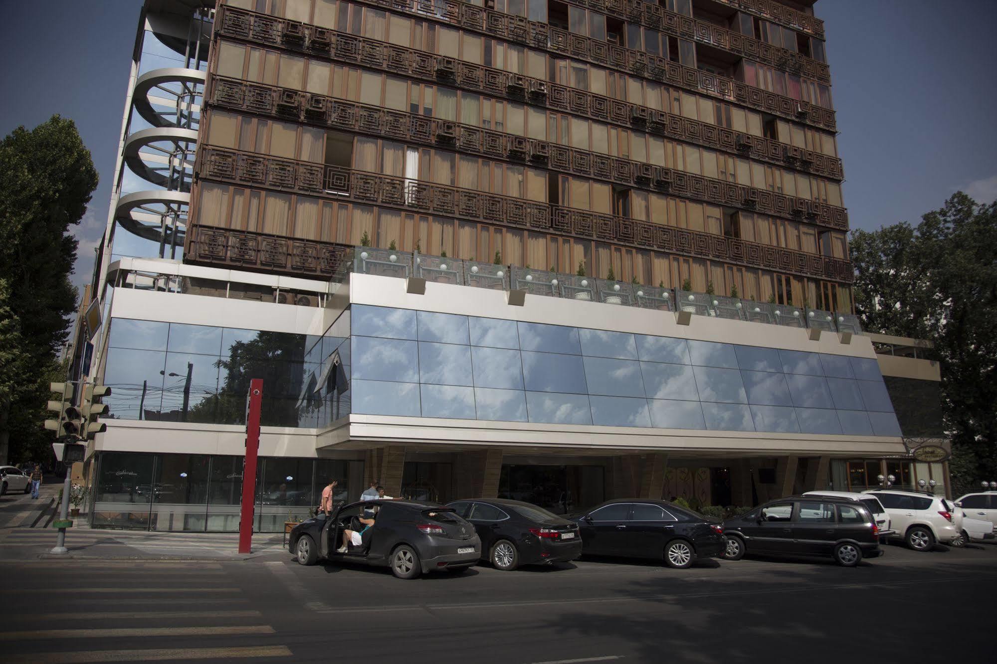 Shirak Hotel Erévan Extérieur photo