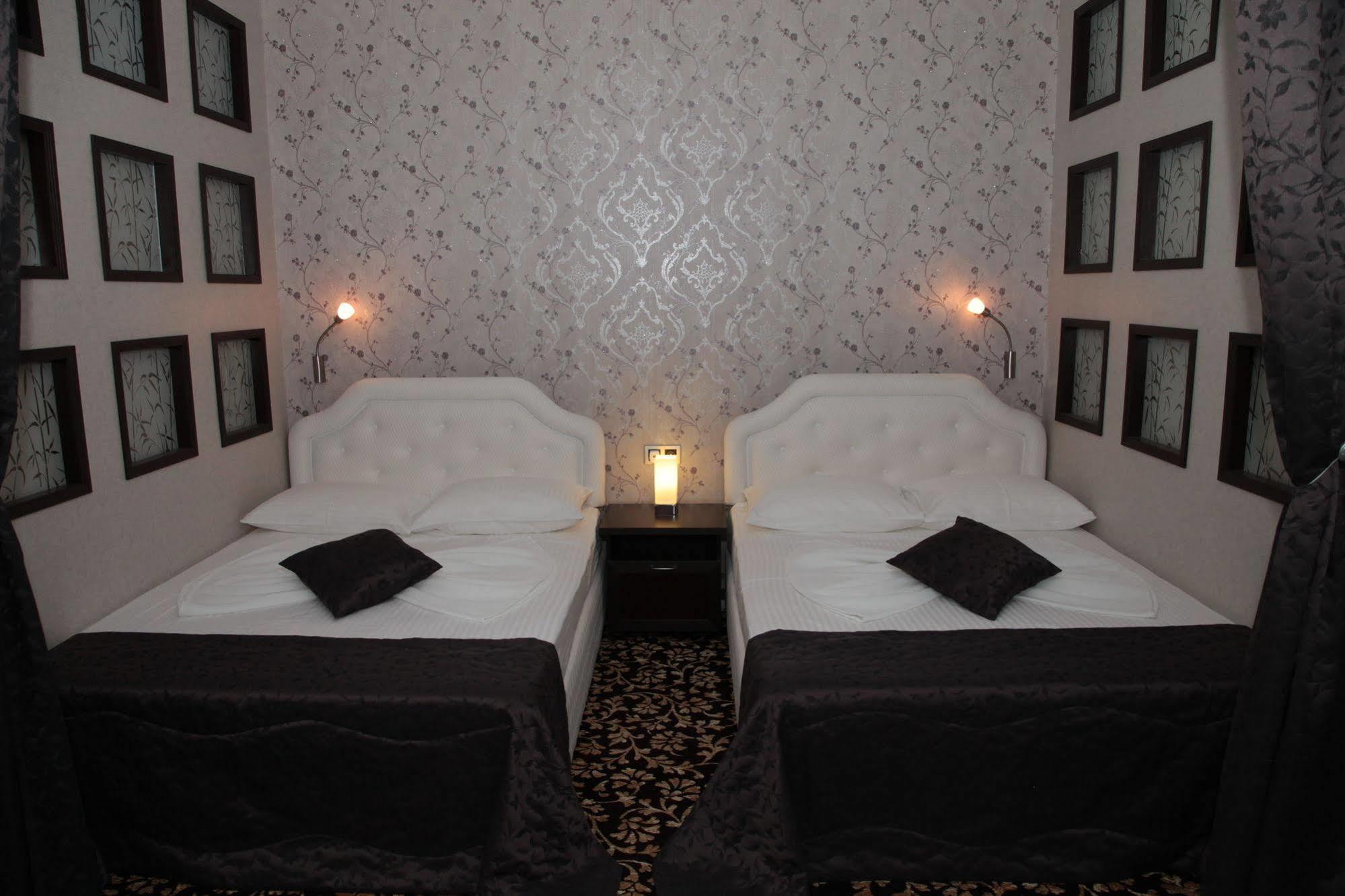 Shirak Hotel Erévan Extérieur photo