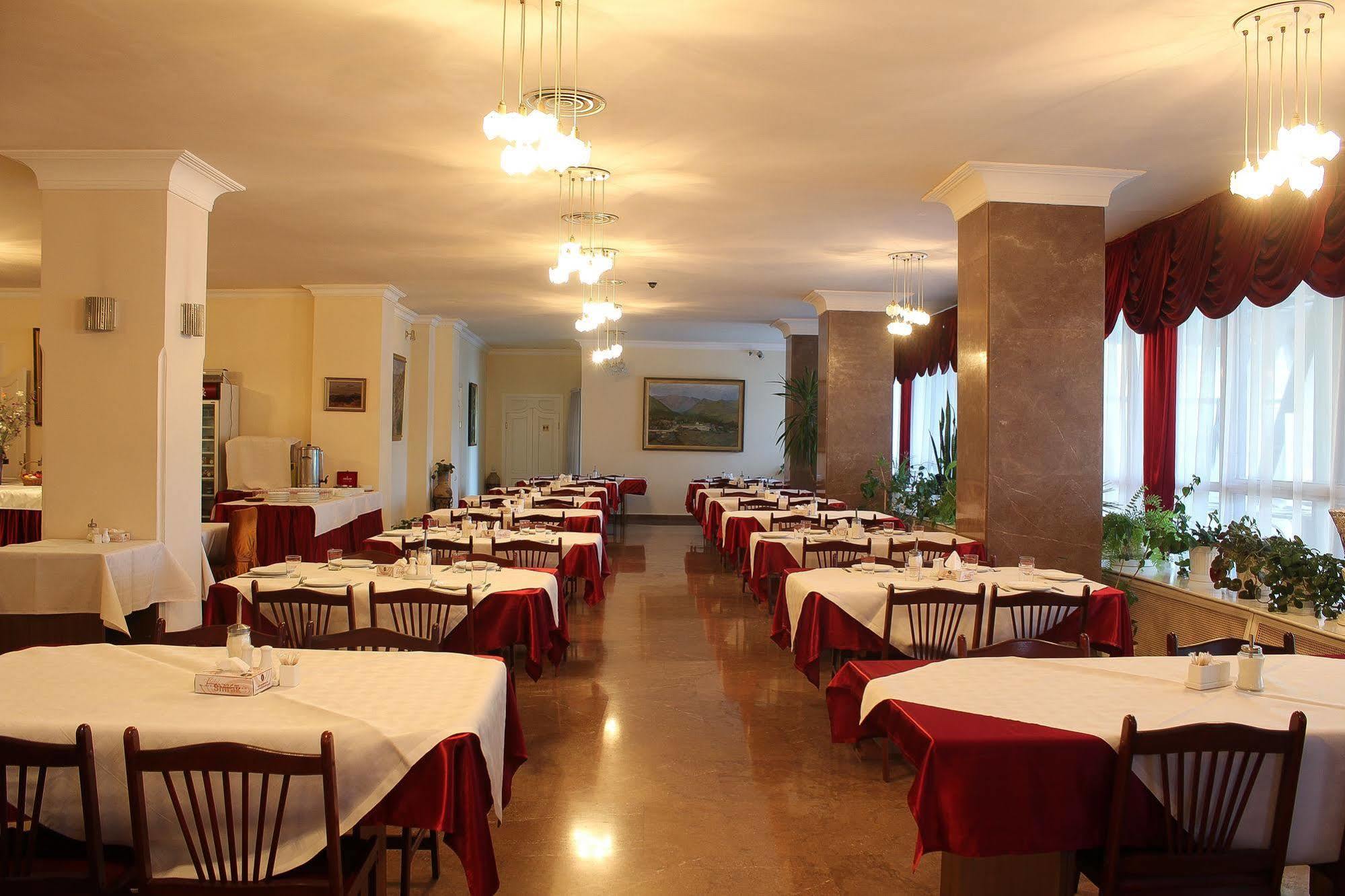 Shirak Hotel Erévan Extérieur photo